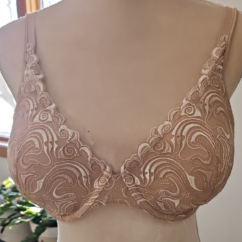 Playtex 40B Style 4513 Bra Nude Lace Underwore Side Support GUC
